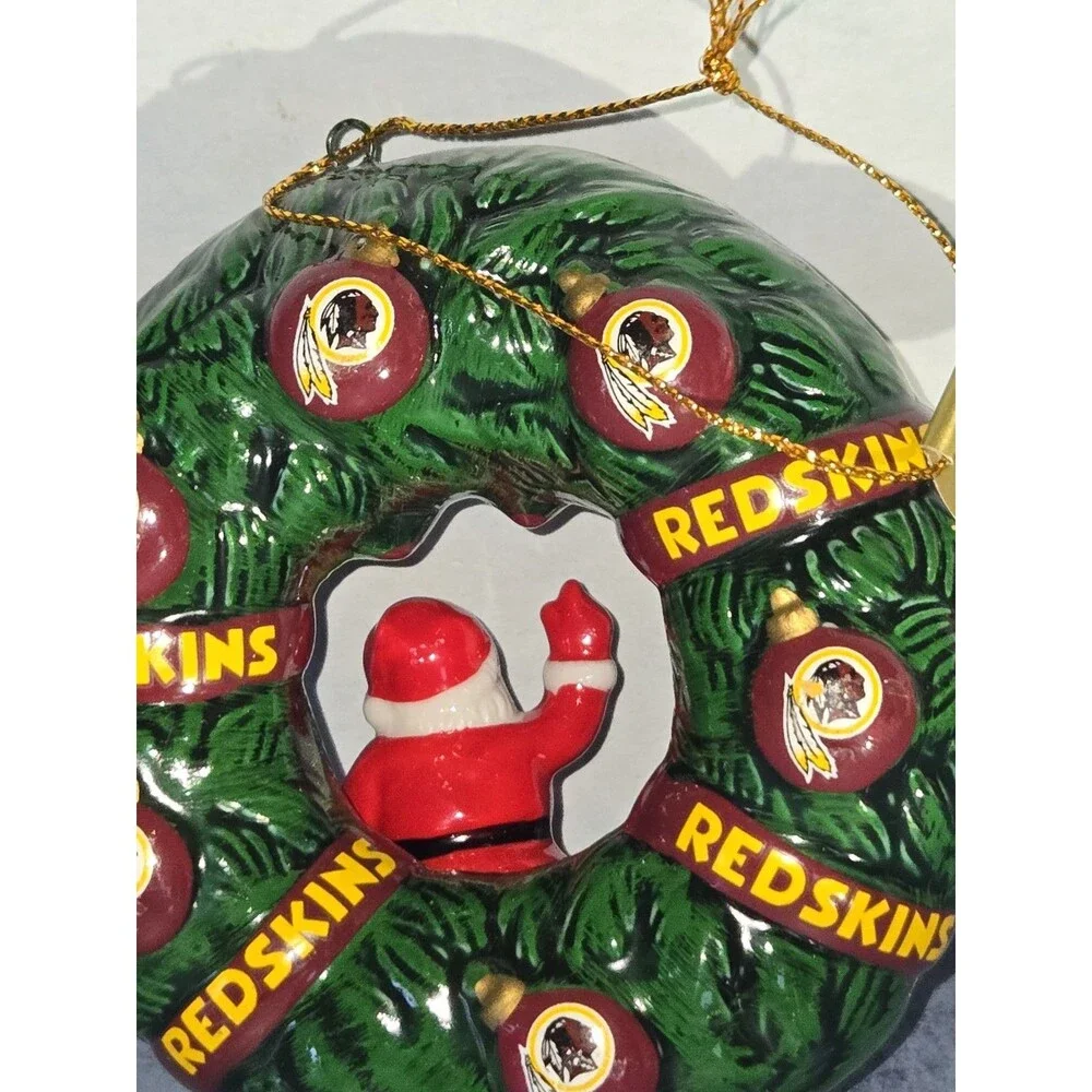 Danbury Mint Washington Redskins 2017 Christmas Wreath Ornament  (T-C)